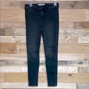 Hollister size 7R (28x31) Super Skinny High-rise Charcoal Gray Color Jeans